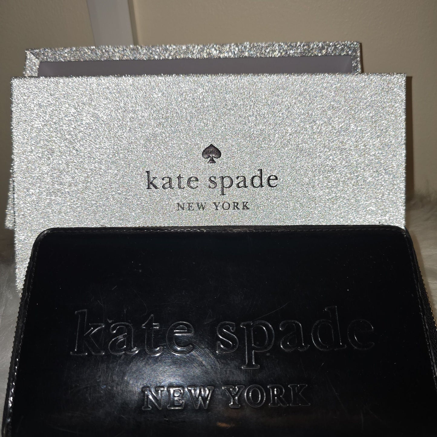 Kate Spade New York zippy wallet