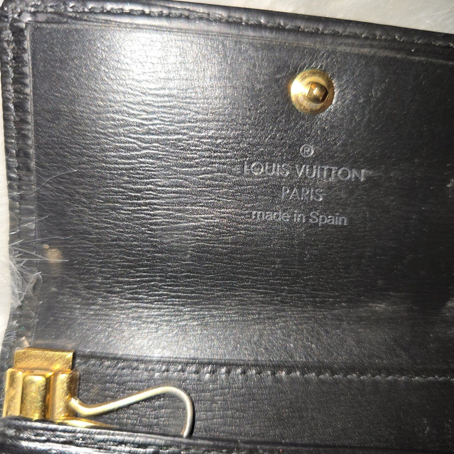 Louis Vuitton 6 key holder black epi