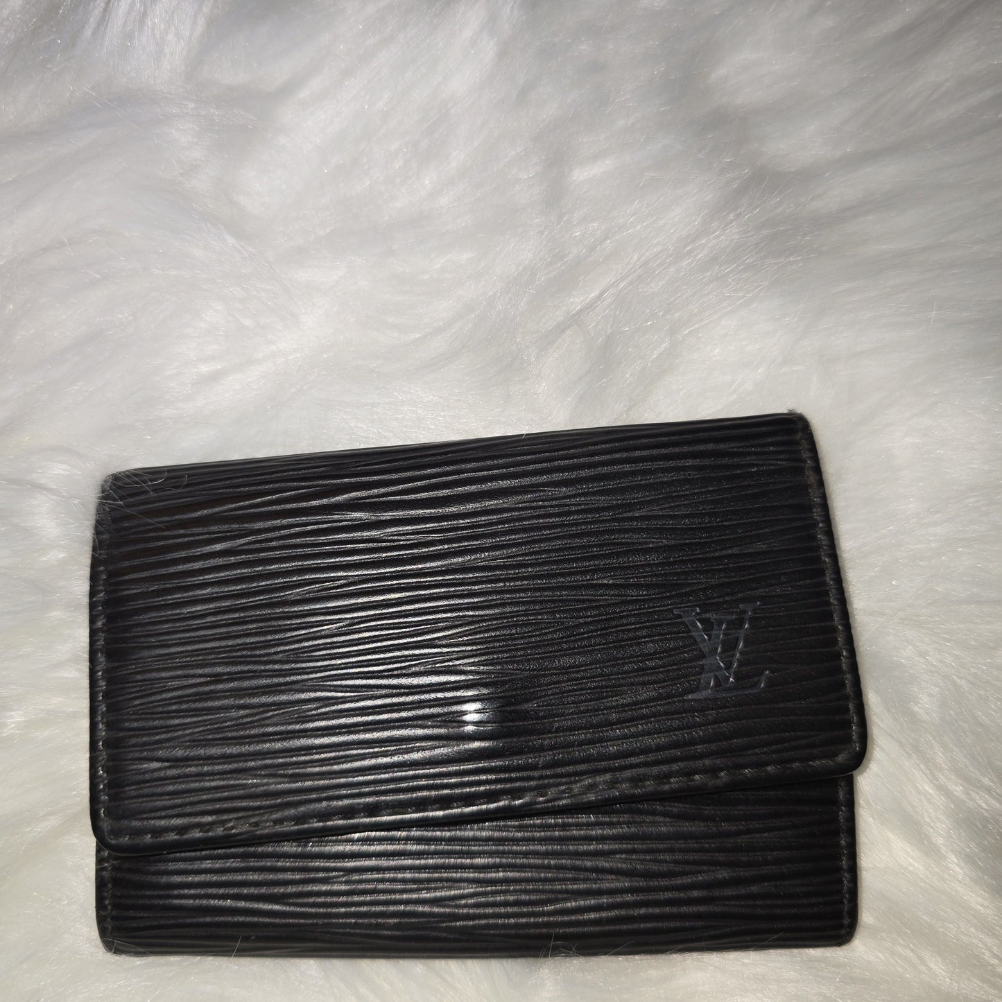 Louis Vuitton 6 key holder black epi