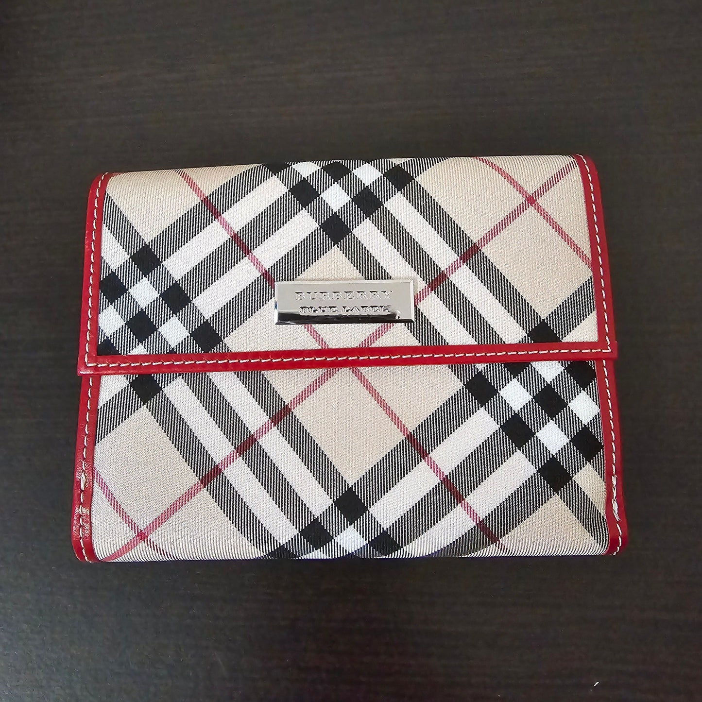 Burberry bi fold wallet