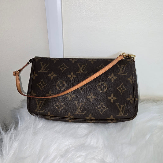 Louis Vuitton Monogram Pochette