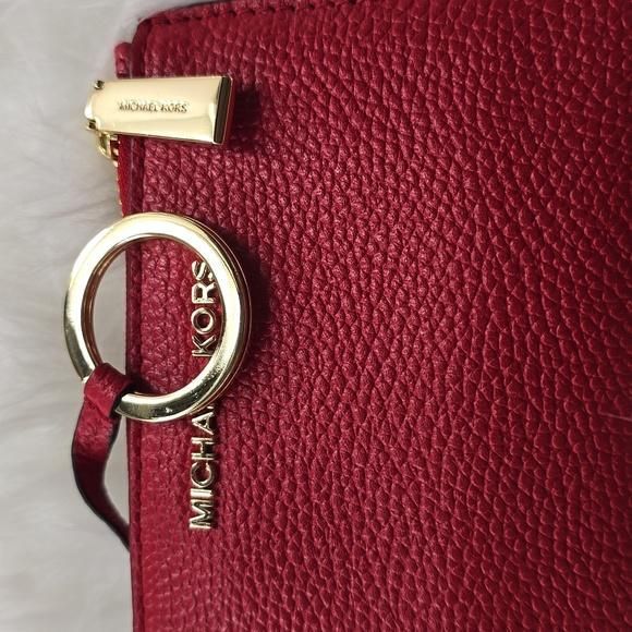 Micheal Kors wristlet